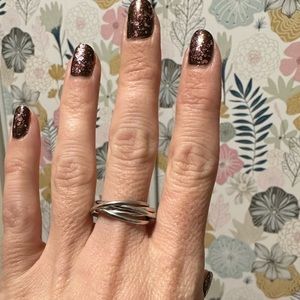 Silver 5 rings intertwined to form one ring 5.5 size